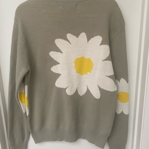 PacSun Women's Green Sweater with Daisy Design Size S Oversized - Picture 3 of 6